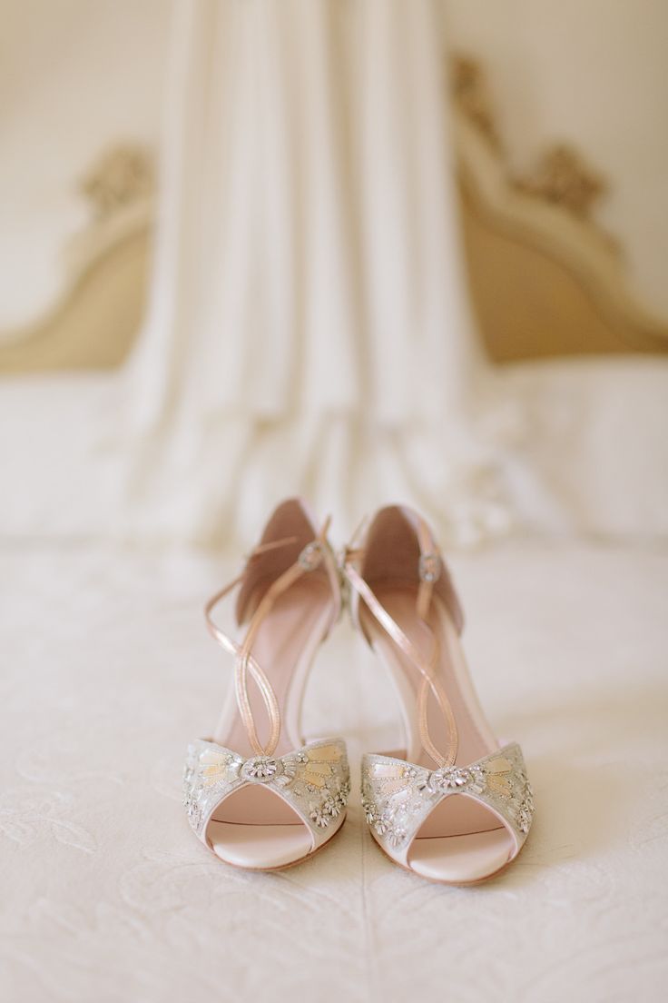 کفش عروس باید با لباس عروس در هماهنگی کامل باشد