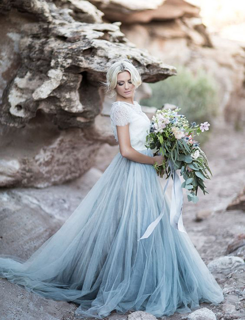 لباس عروس آبی : همیشه راستگو و وفادار خواهید بود