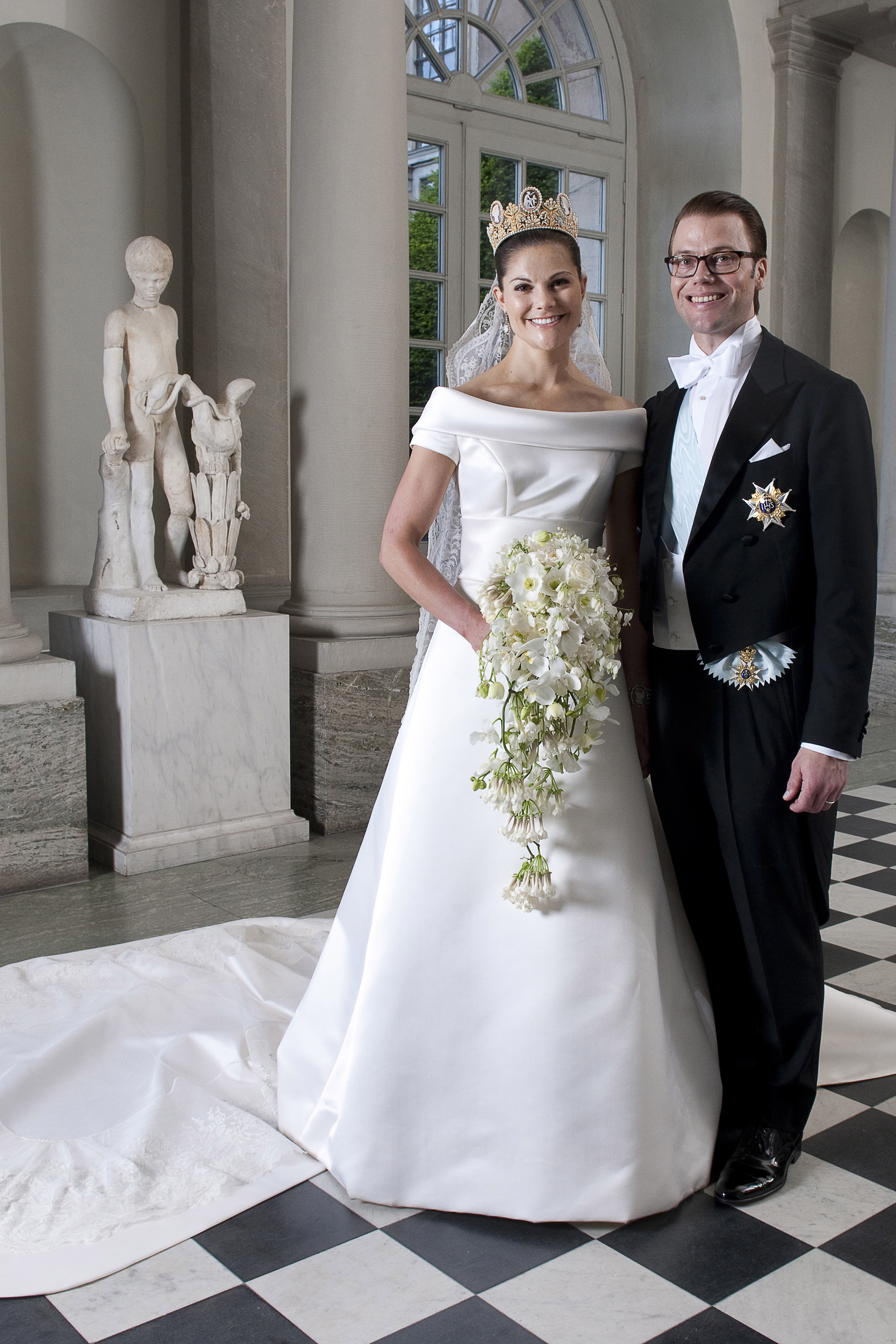 پرنسس ویکتوریا فرزند ملکه سوئد که با مربی بدنساز خود در سال 2010 ازدواج کرد.