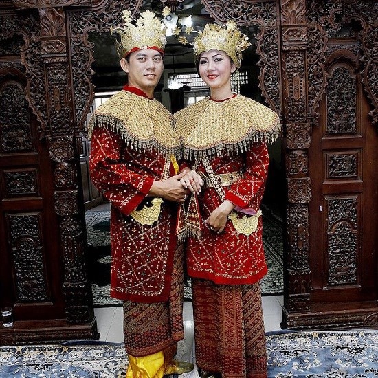 لباس عروس و داماد در اندونزی