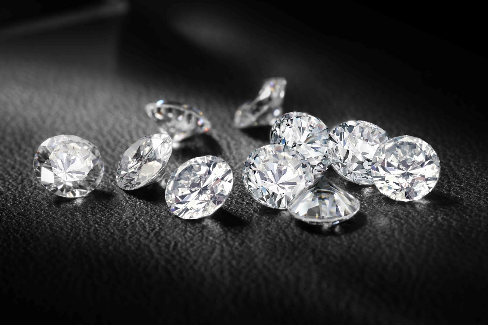 الماس سخت ترین و گرانترین سنگ قیمتی موجود در جهان است