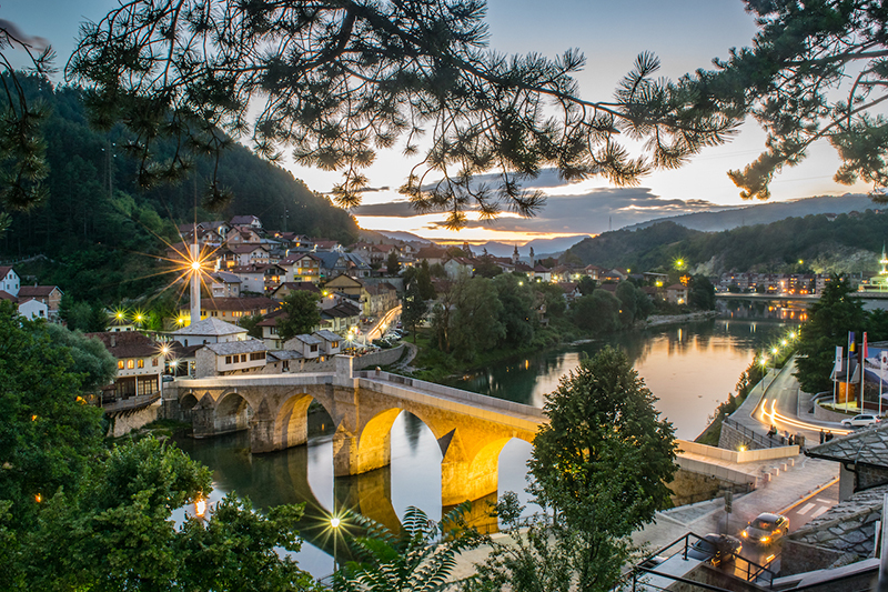 بوسنی کشوری در اروپای شرقی با طبیعتی بسیار زیبا و 45 درصد مسلمان جاذبه های توریستی بسیاری برای گردشگران دارد.