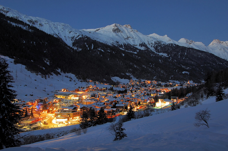 پیست سن آنتون در اتریش یکی از بهترین پیست های دنیا برای ورزش های زمستانی و تفریحات دیگر است.
