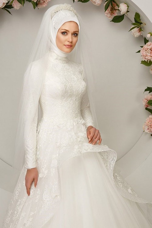 لباس پوشیده عروس