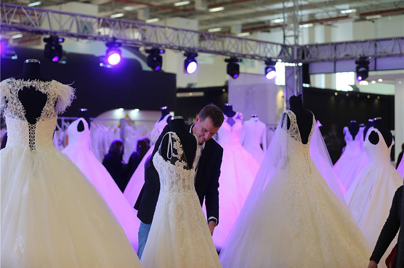 یکی از آیتم های مهم در صنعت تولید پوشاک ترکیه، تولید لباس عروس است